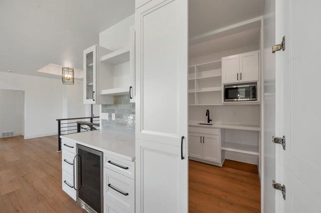 137 BECKERAE COURT, Wrightstown, WI 54180