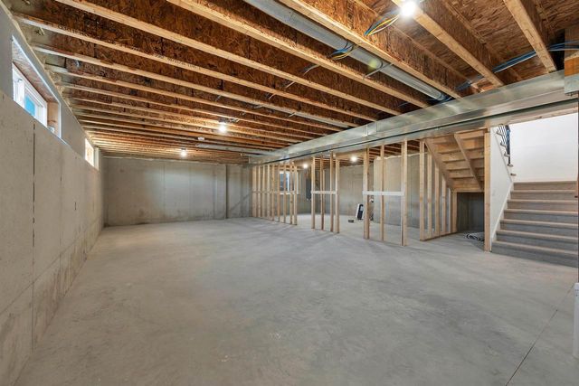 137 BECKERAE COURT, Wrightstown, WI 54180
