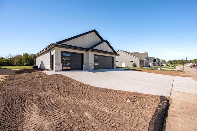 137 BECKERAE COURT, Wrightstown, WI 54180