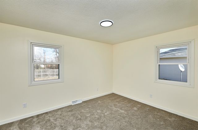 302 NE 5th Street, Ankeny, IA 50021