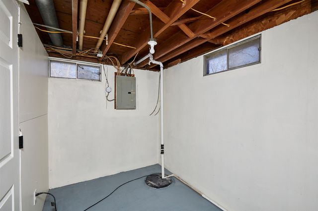 302 NE 5th Street, Ankeny, IA 50021