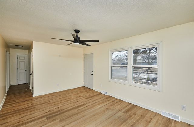 302 NE 5th Street, Ankeny, IA 50021