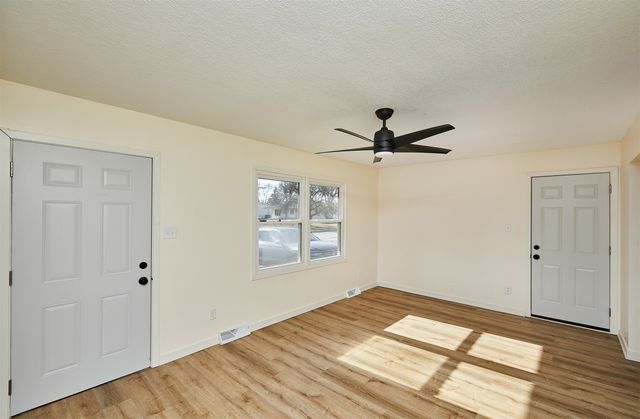 302 NE 5th Street, Ankeny, IA 50021