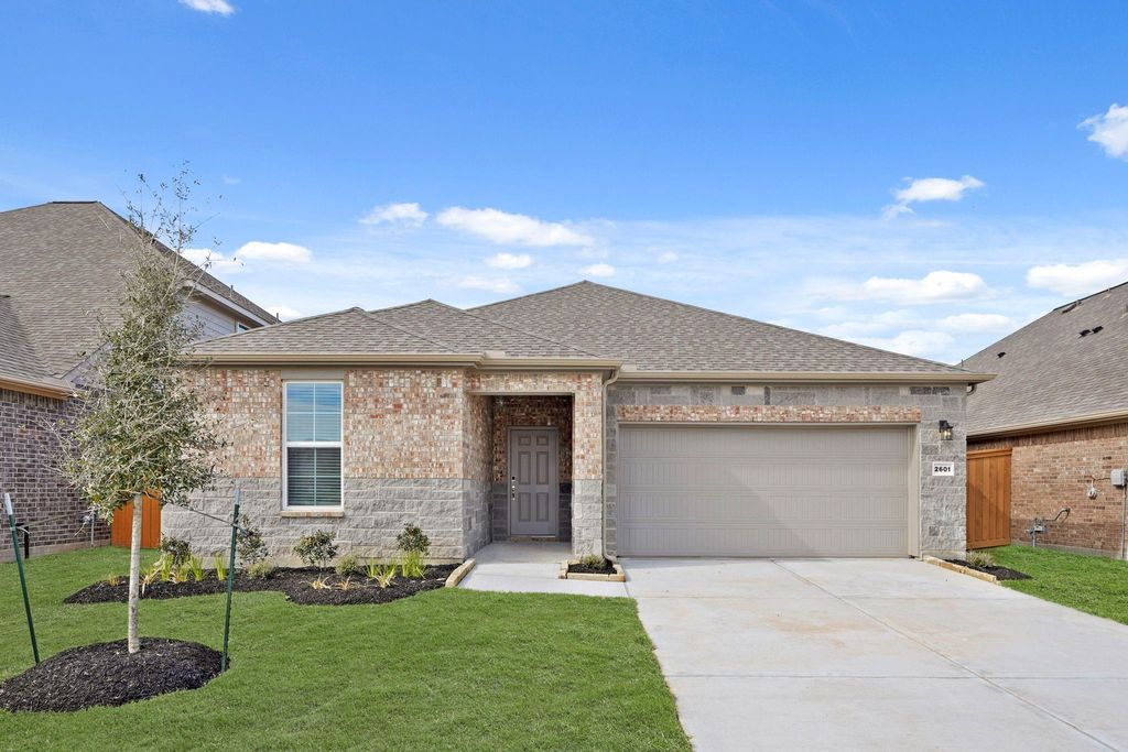 2601 Village Azalea Drive, Texas City, TX 77568