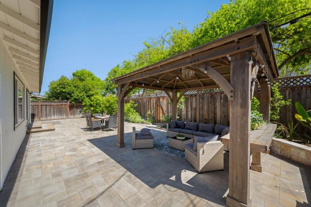 1096 Del Cambre Drive, San Jose, CA 95129