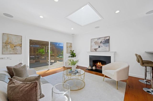 1096 Del Cambre Drive, San Jose, CA 95129