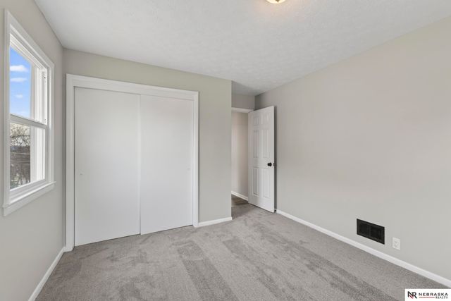 6325 N 31st Avenue, Omaha, NE 68111