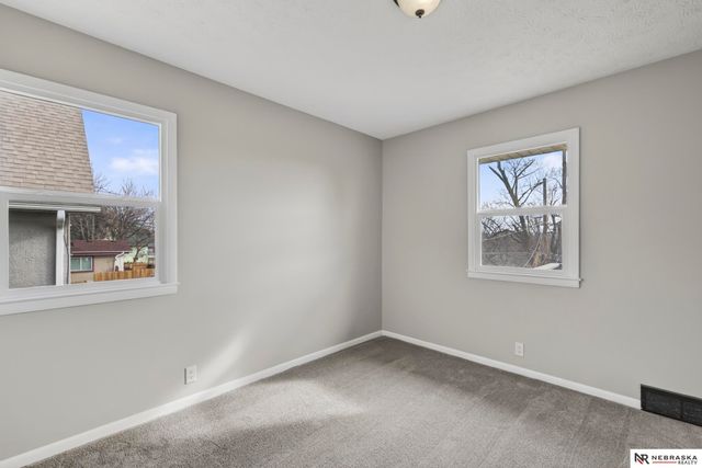 6325 N 31st Avenue, Omaha, NE 68111