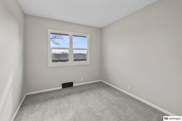 6325 N 31st Avenue, Omaha, NE 68111