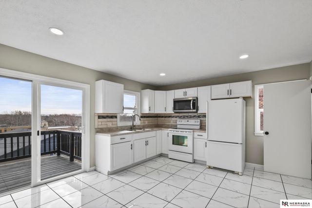 6325 N 31st Avenue, Omaha, NE 68111