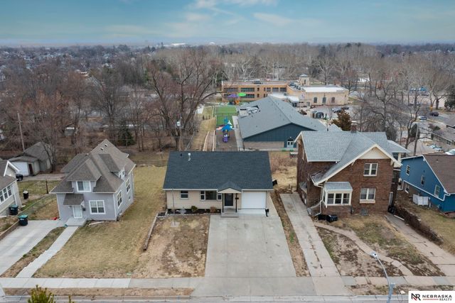 6325 N 31st Avenue, Omaha, NE 68111