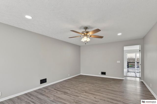 6325 N 31st Avenue, Omaha, NE 68111