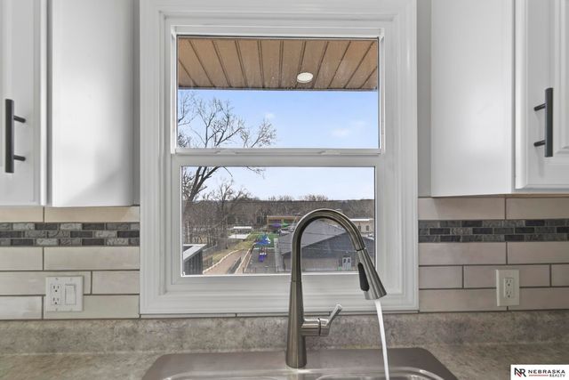 6325 N 31st Avenue, Omaha, NE 68111