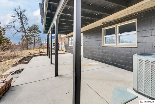 6325 N 31st Avenue, Omaha, NE 68111