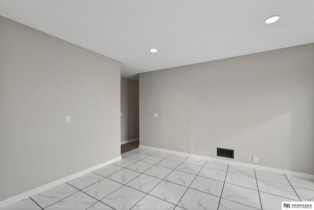 6325 N 31st Avenue, Omaha, NE 68111