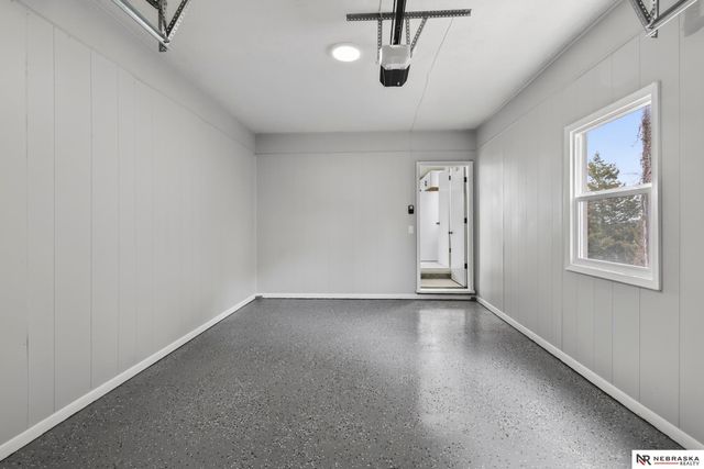 6325 N 31st Avenue, Omaha, NE 68111