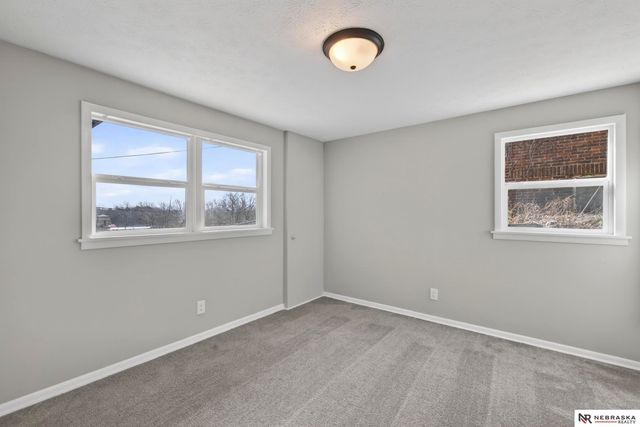 6325 N 31st Avenue, Omaha, NE 68111