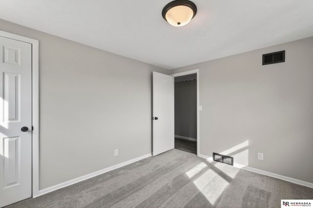 6325 N 31st Avenue, Omaha, NE 68111