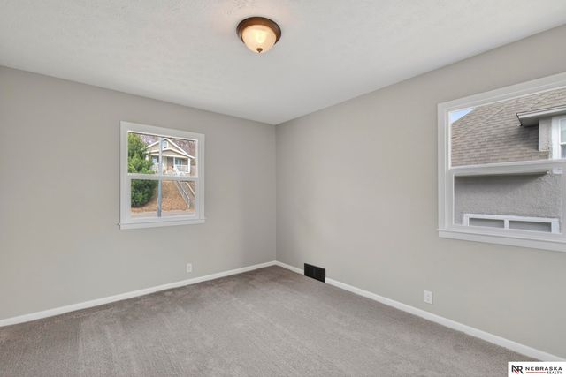 6325 N 31st Avenue, Omaha, NE 68111