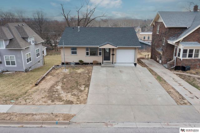 6325 N 31st Avenue, Omaha, NE 68111