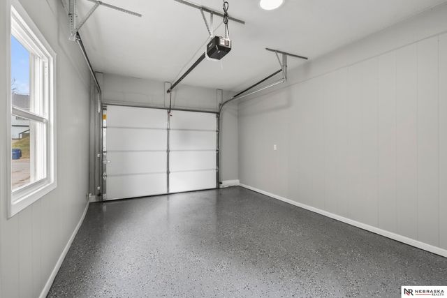 6325 N 31st Avenue, Omaha, NE 68111