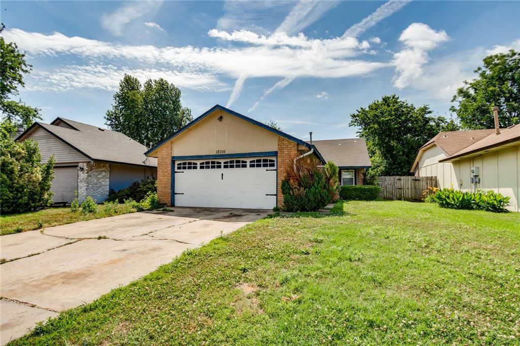12316 SW 14th Street, Yukon, OK 73099