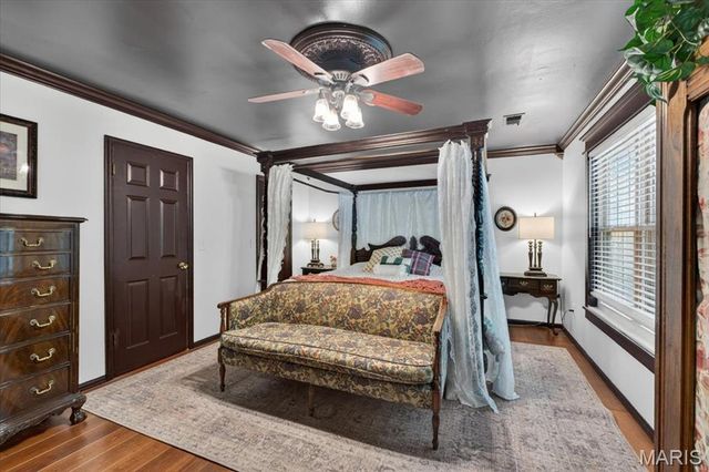 9 Carriage Way W, St Peters, MO 63376