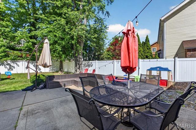 9 Carriage Way W, St Peters, MO 63376