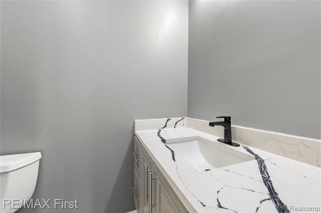 4306 Tallman Drive, Troy, MI 48085