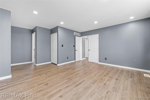 4306 Tallman Drive, Troy, MI 48085