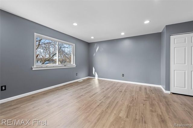 4306 Tallman Drive, Troy, MI 48085