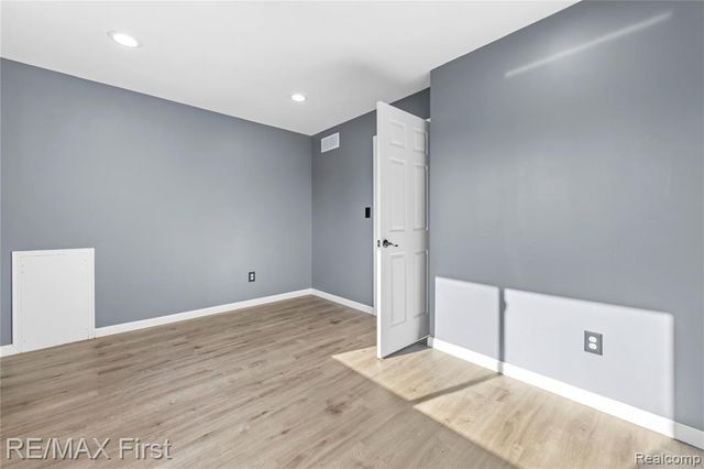 4306 Tallman Drive, Troy, MI 48085