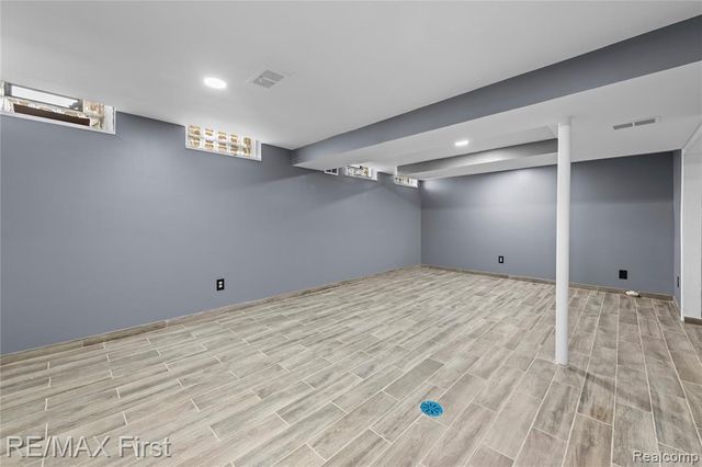 4306 Tallman Drive, Troy, MI 48085