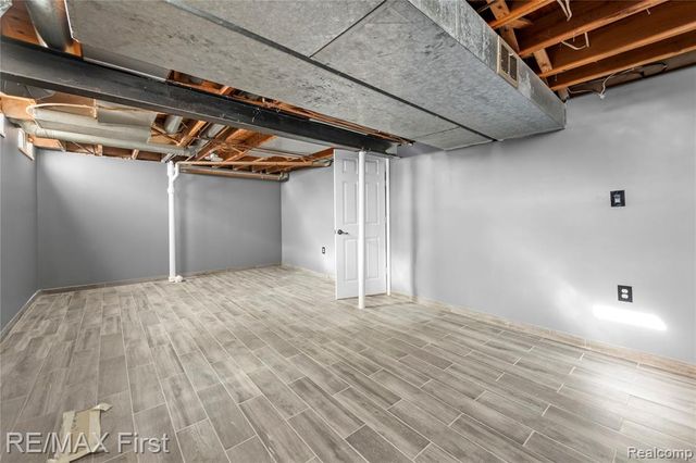 4306 Tallman Drive, Troy, MI 48085