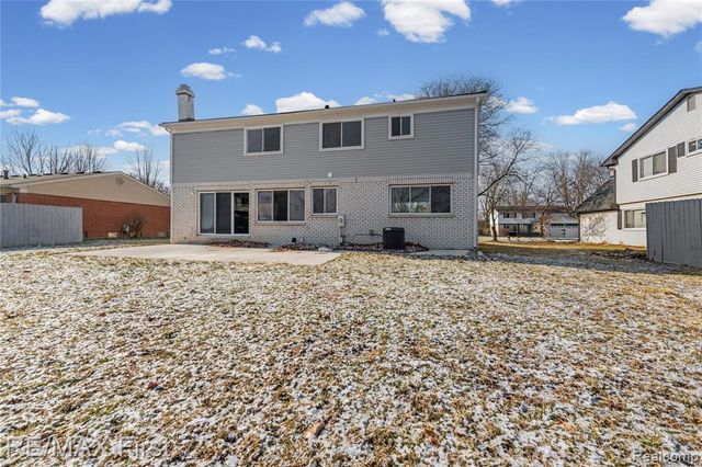 4306 Tallman Drive, Troy, MI 48085