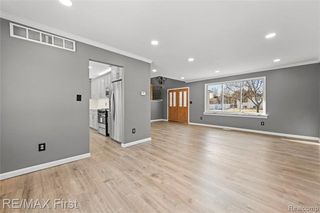 4306 Tallman Drive, Troy, MI 48085