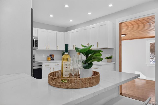 27 Franklin Road, Hyde Park, NY 12538