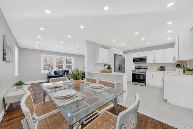 27 Franklin Road, Hyde Park, NY 12538