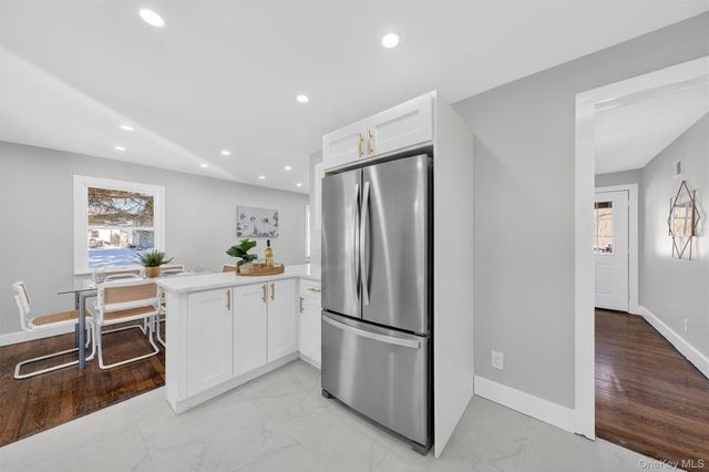 27 Franklin Road, Hyde Park, NY 12538