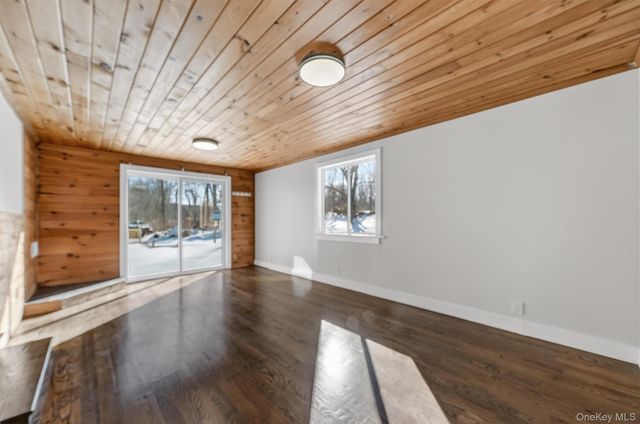 27 Franklin Road, Hyde Park, NY 12538