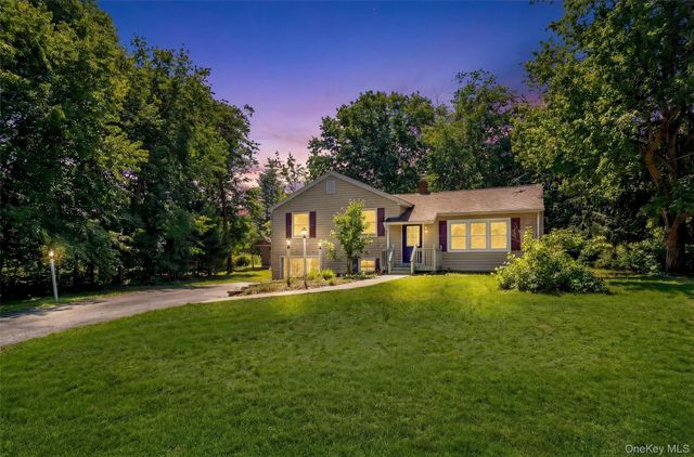 27 Franklin Road, Hyde Park, NY 12538