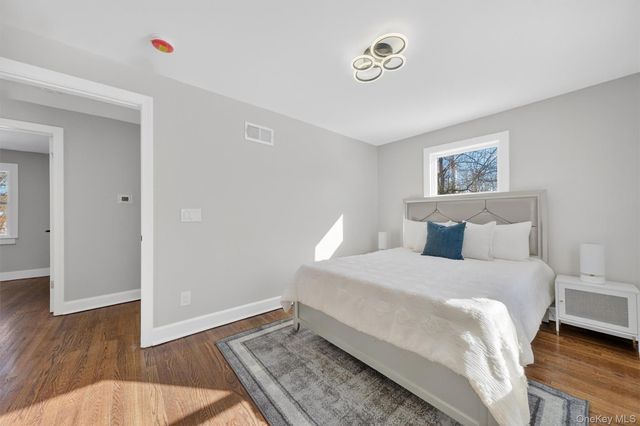 27 Franklin Road, Hyde Park, NY 12538