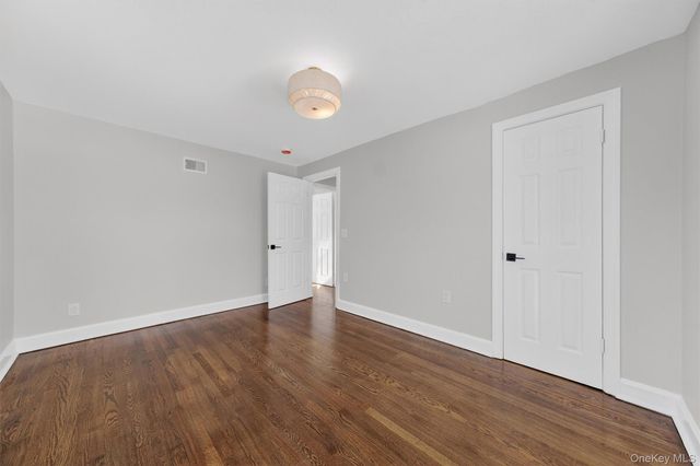 27 Franklin Road, Hyde Park, NY 12538