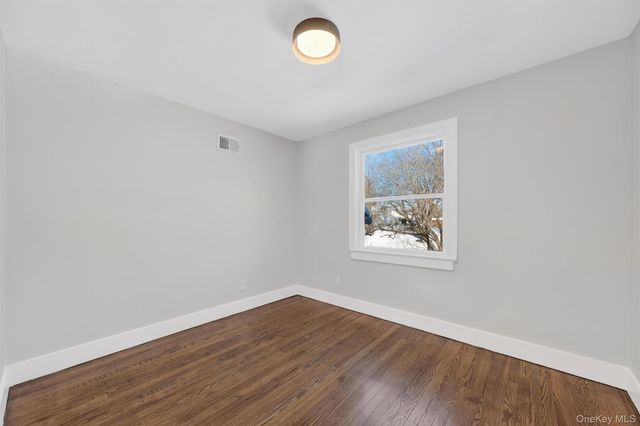 27 Franklin Road, Hyde Park, NY 12538