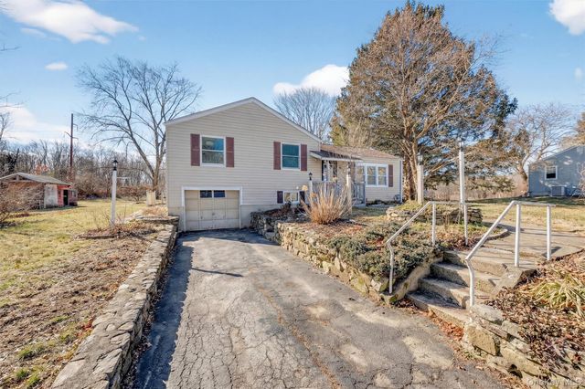 27 Franklin Road, Hyde Park, NY 12538