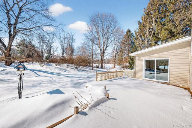 27 Franklin Road, Hyde Park, NY 12538