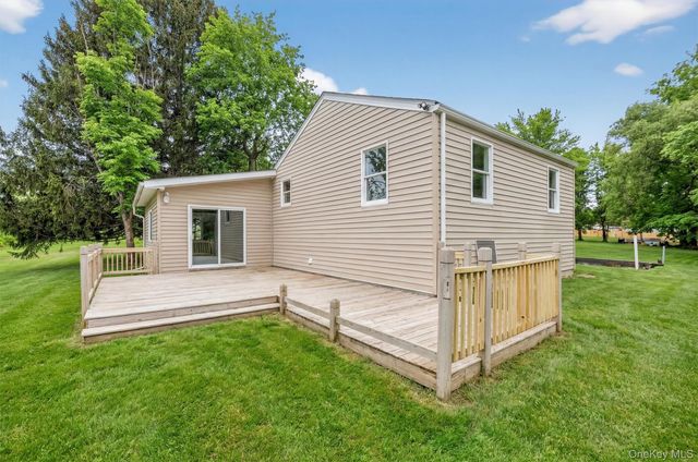 27 Franklin Road, Hyde Park, NY 12538