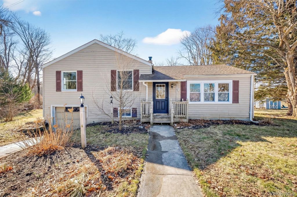 27 Franklin Road, Hyde Park, NY 12538