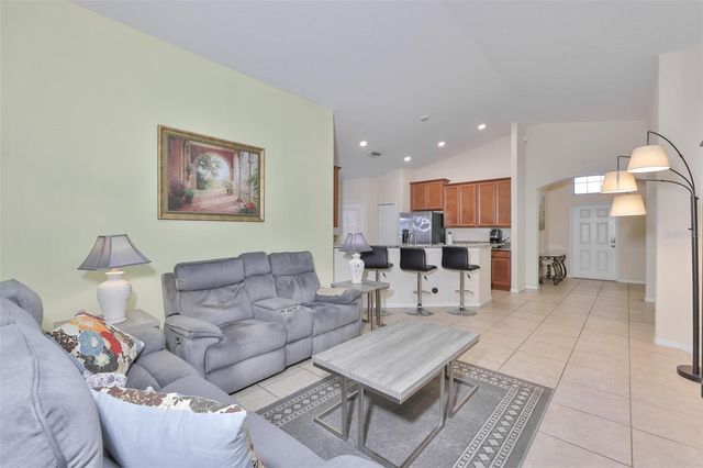 10806 WHITECAP DRIVE, Riverview, FL 33579