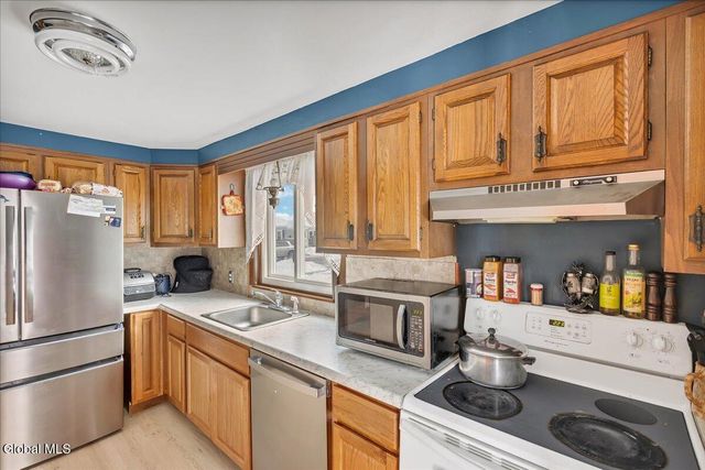 1034 Wallace Avenue, Rotterdam, NY 12306